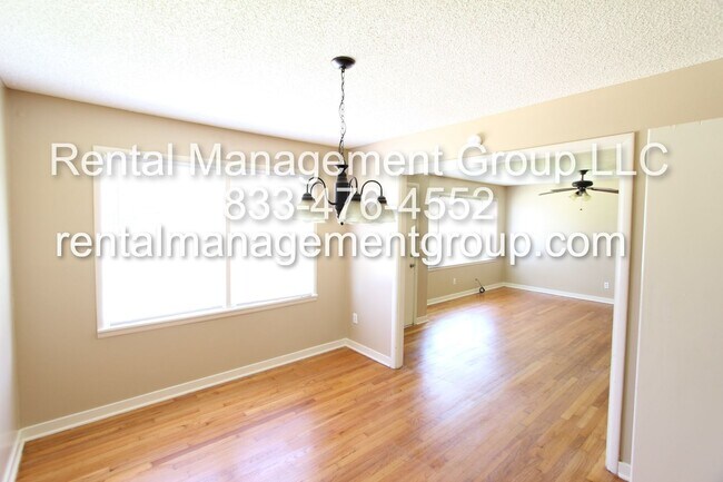Building Photo - New On The Market! Cute! Cute! Cute! Better Hurry To See This One!!