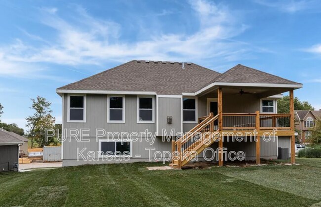 Building Photo - 4766 Lakecrest Dr