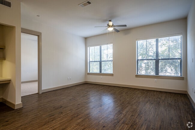 2BR, 2BA - 1,210SF - Camden City Centre
