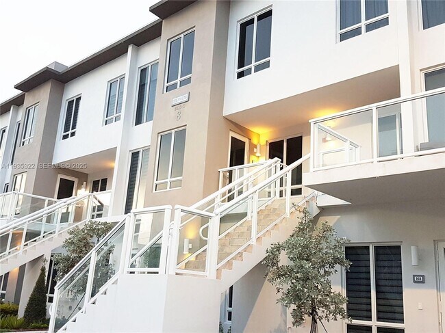 Building Photo - 10245 NW 63rd Terrace