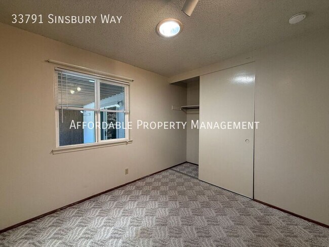 Building Photo - 33791 Sinsbury Way
