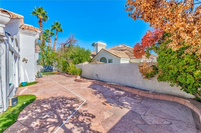 Building Photo - 8129 Pacific Cove Dr