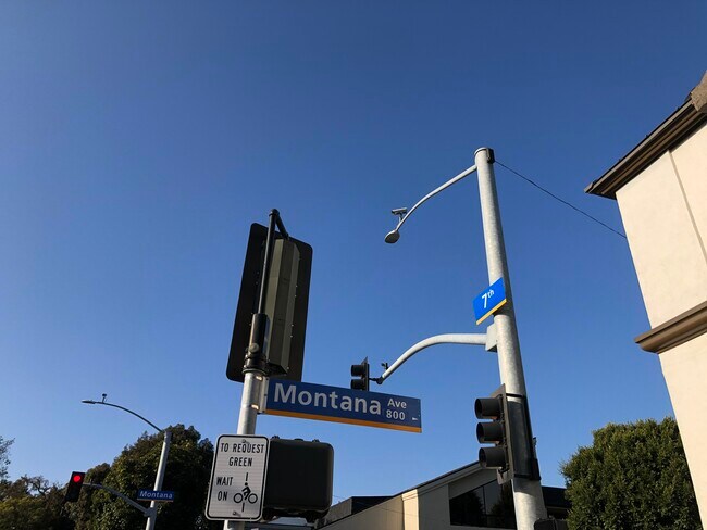 Great Area of Santa Monica - 844 7th St