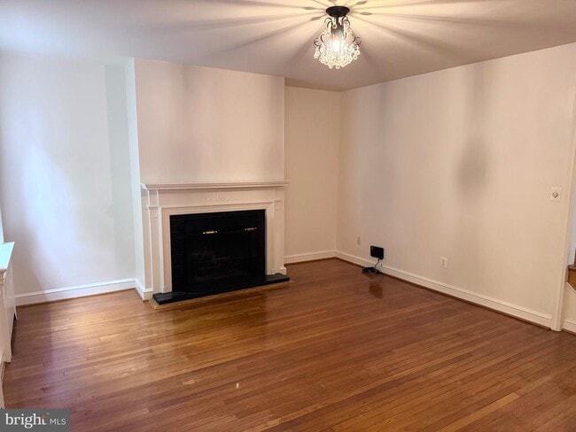 Building Photo - 4417 Volta Pl NW