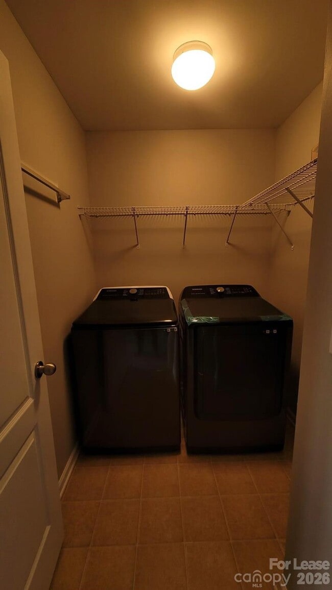 Building Photo - 6508 Manitoba Ln