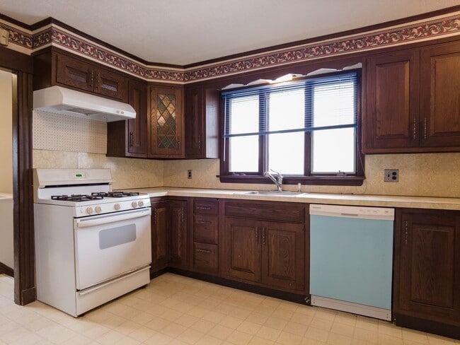 Building Photo - 119-121 Highland Ave