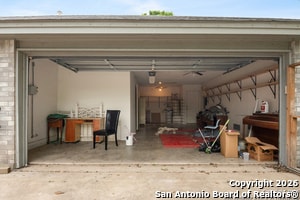 Building Photo - 109 Weeping Willow