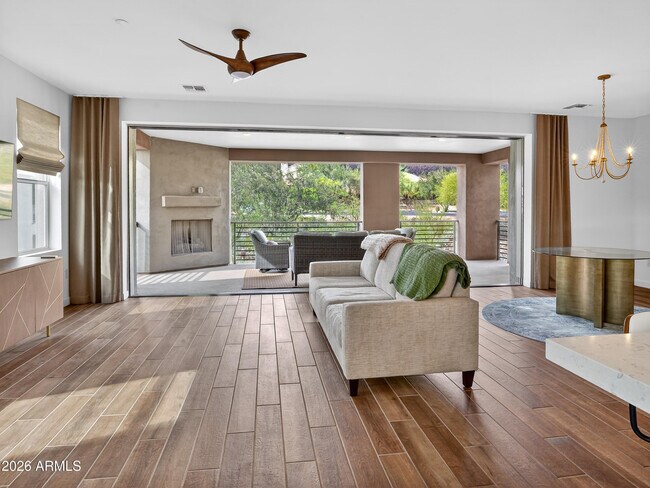 Building Photo - 11673 N 136th St