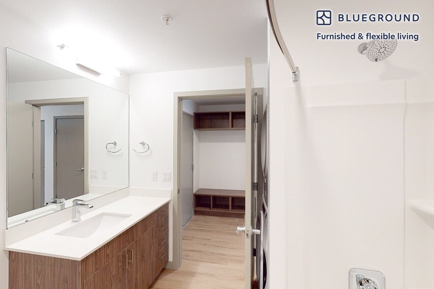 Building Photo - 109 S Division St