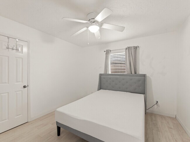 Building Photo - 1538 Beaconshire