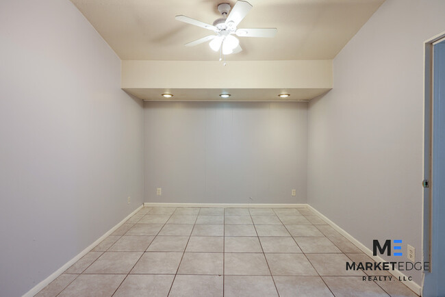 Building Photo - 4 Bed/2Bath Home at 39th Ave/Camelback! Re...