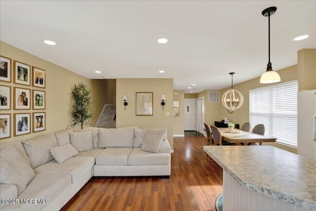 Building Photo - 7 Lucia Ct