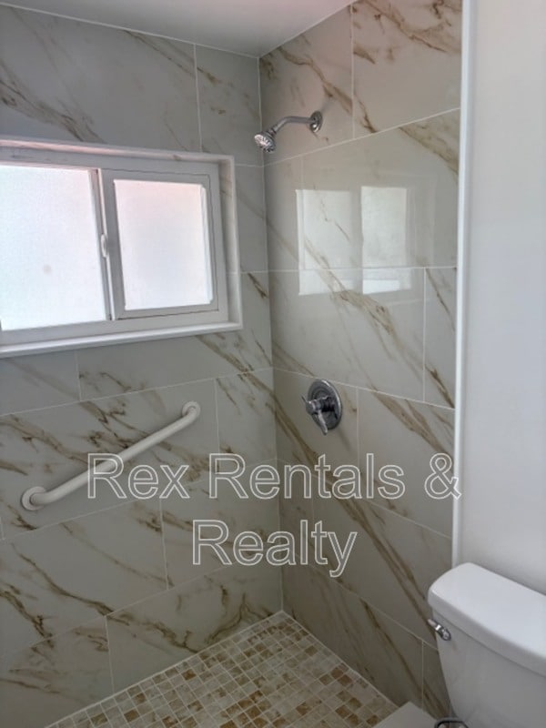 Building Photo - 4420 96th Ave N