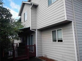 Building Photo - 4701 NE 23rd St