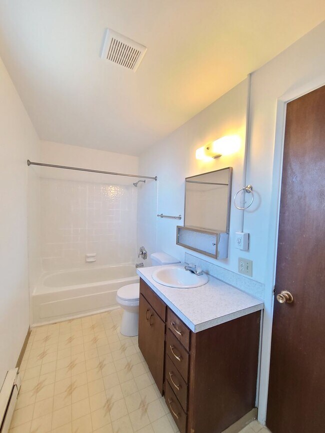 Building Photo - 2118 E Boone Ave