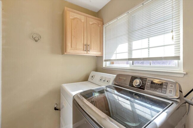 Building Photo - 40307 San Sebastian Pl