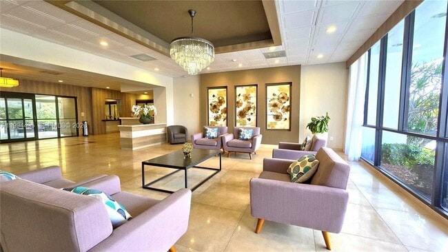 Building Photo - 3701 N Country Club Dr