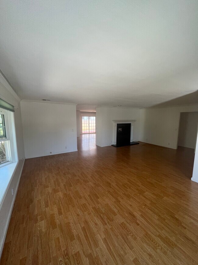 Front Rec room - 2345 E 16th St