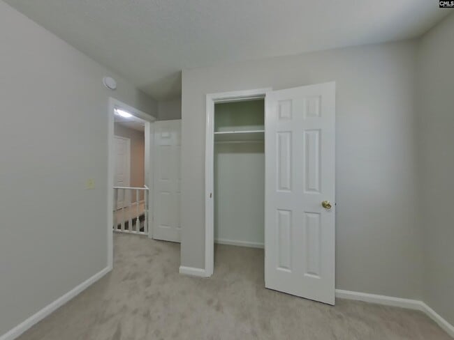 Building Photo - 120 Kenton Dr