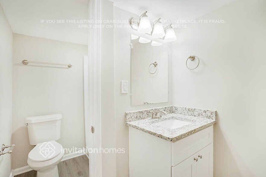 Building Photo - 5545 Gibson Dr