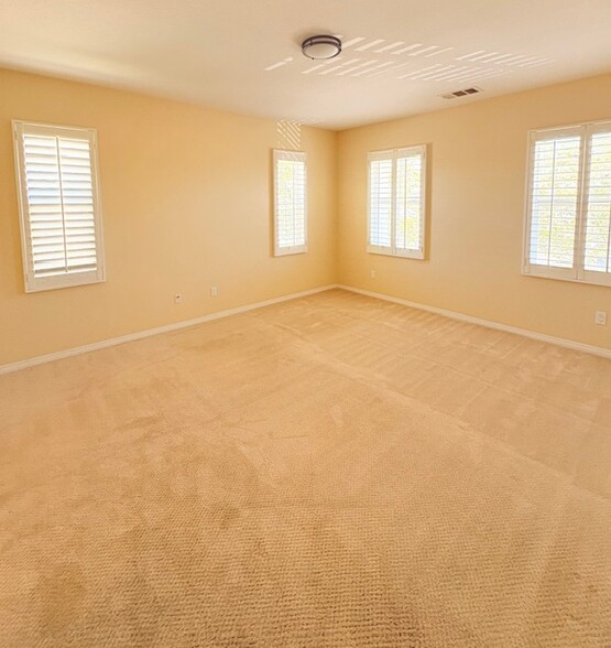 Large master bedroom with abundance of natural light - 26019 Brinton Plz