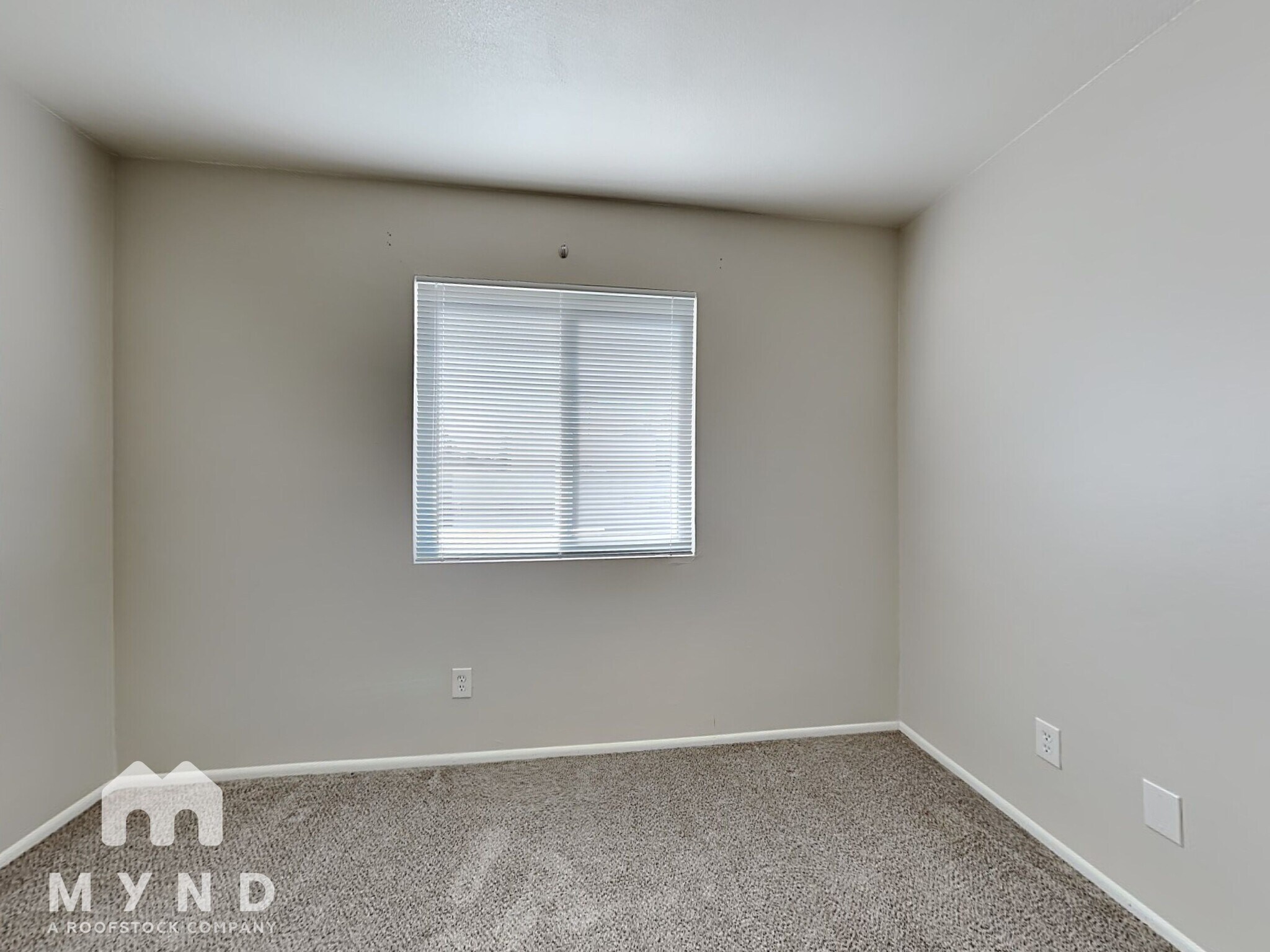 Building Photo - 531 N Lesueur