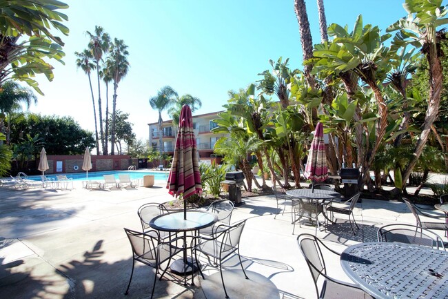 Building Photo - 1 Bedroom Condo For Lease in Fullerton