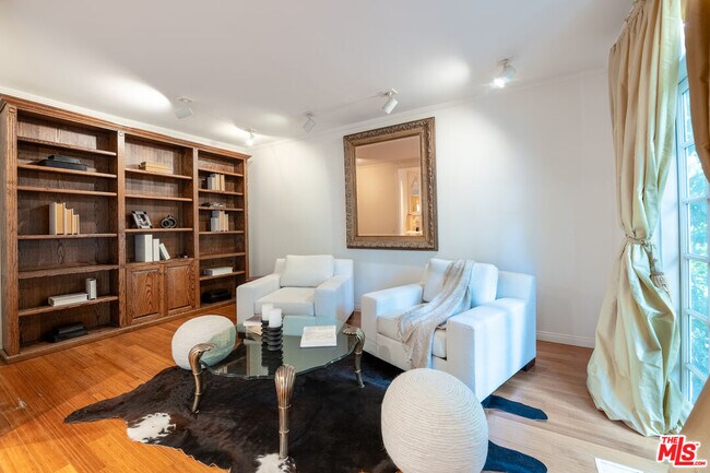 Building Photo - 1148 Coldwater Canyon Dr