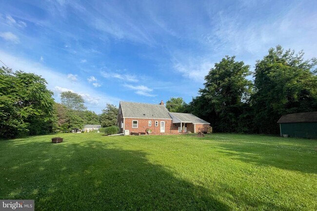 Building Photo - 7110 Coventry Rd