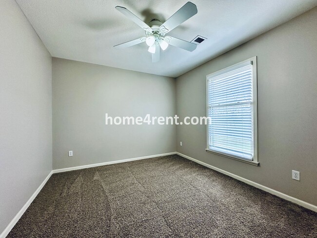 Building Photo - Beautiful Overland Park Home in Blue Valle...