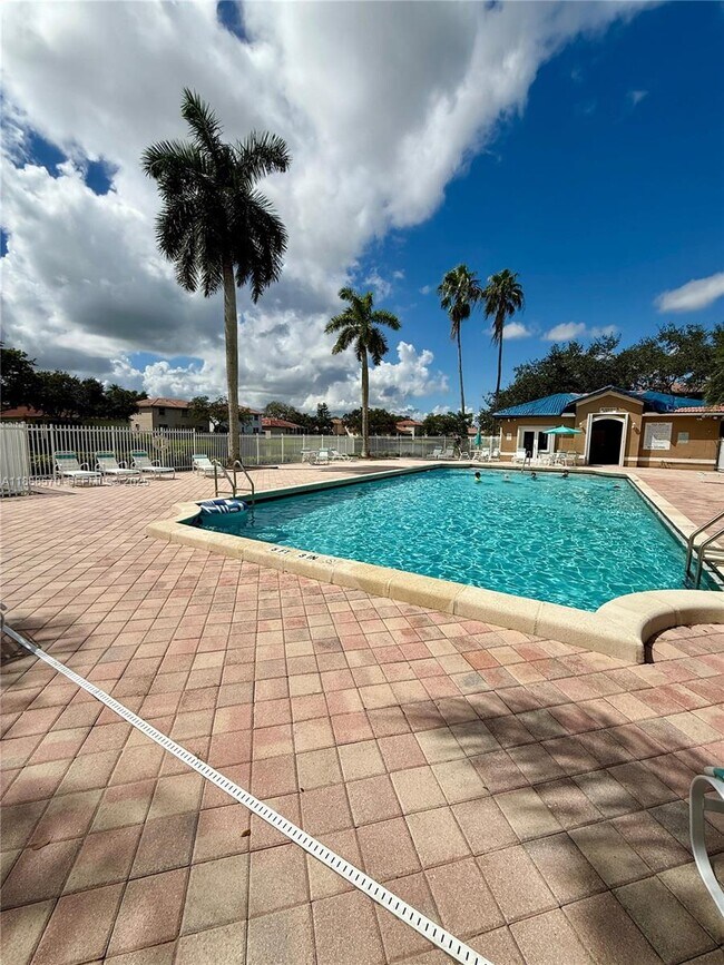 Building Photo - 16111 Emerald Cove Rd