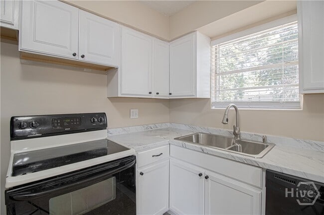 Building Photo - 7116 Skidaway Rd