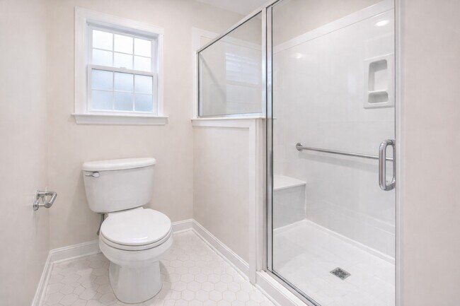 Building Photo - 418 Price Dr