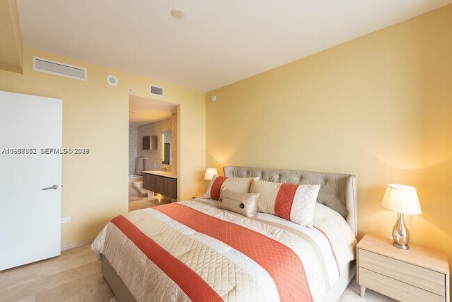 Building Photo - 68 SE 6th St