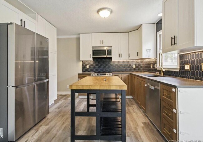 Building Photo - 7713 Charring Cross Ln