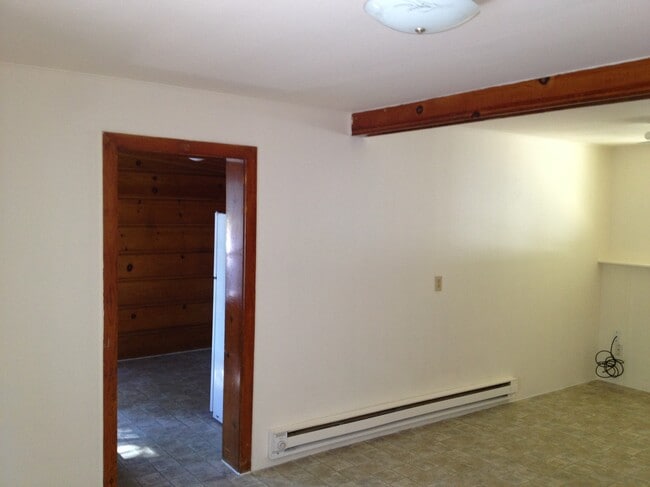 Building Photo - 3260 Rogue River Hwy