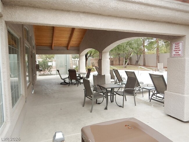 Building Photo - 501 Satin Saddle Pl