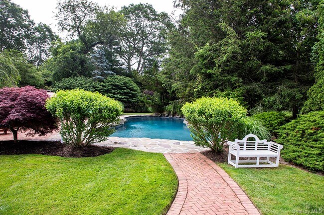 Building Photo - 16 Laila Ln