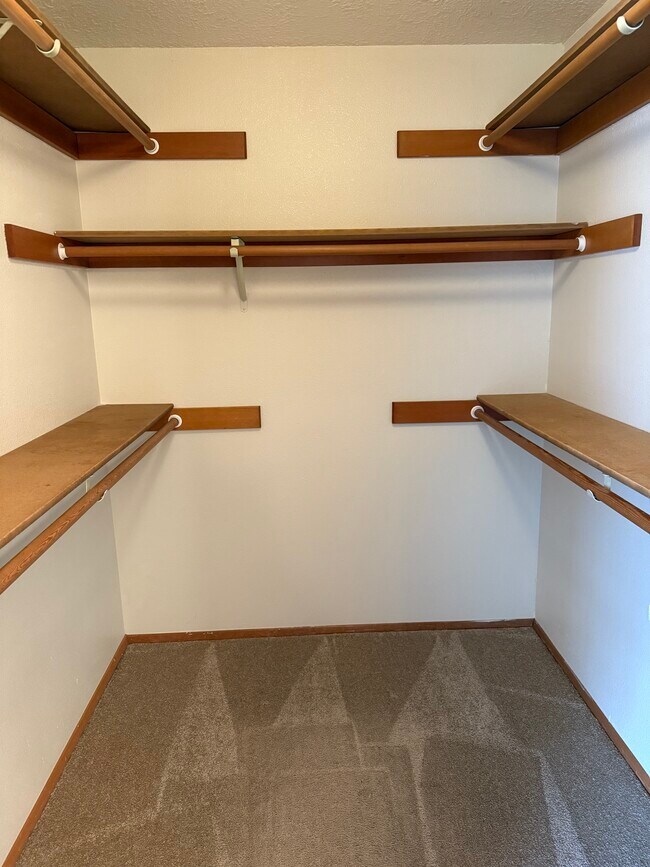 Building Photo - 7050 SW 174th Ave