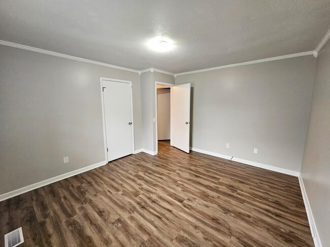 Building Photo - 117 Mitchell Ln