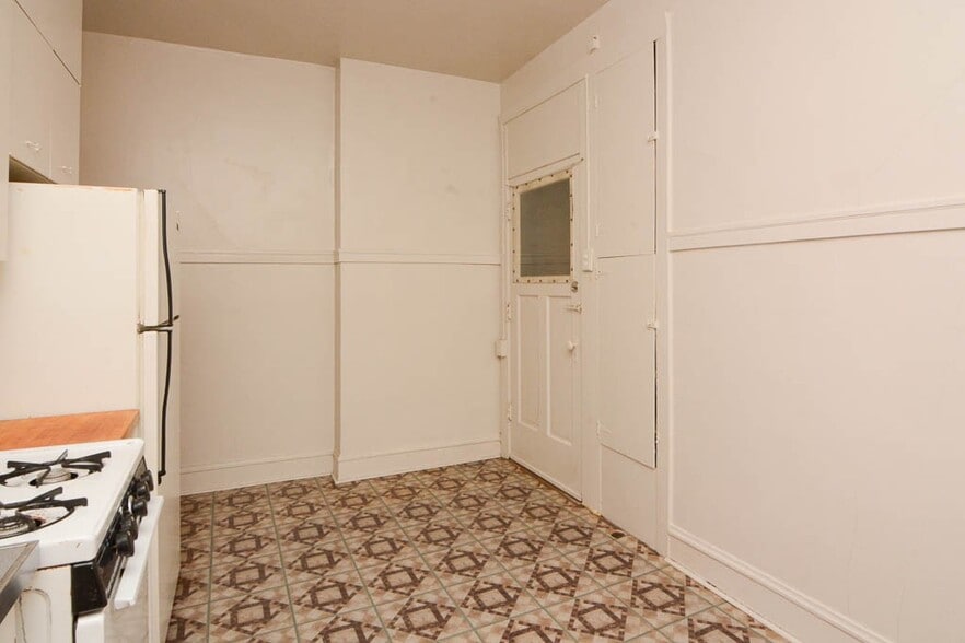 Building Photo - 1030 Dempster St