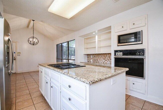 Building Photo - 13007 Waldemere Dr