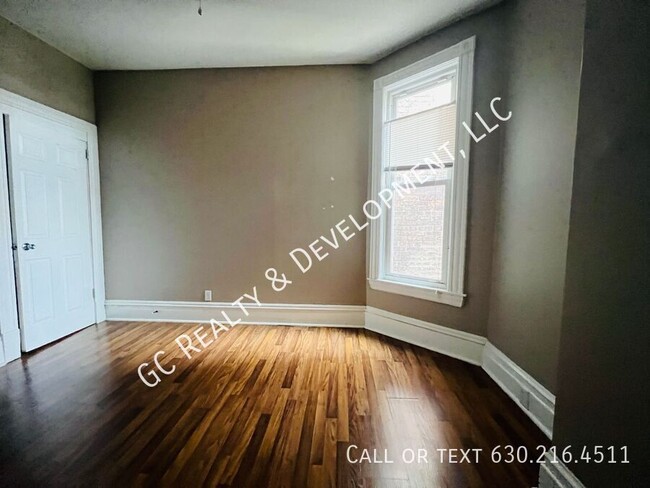 Building Photo - 6607 S Ellis-Unit 2