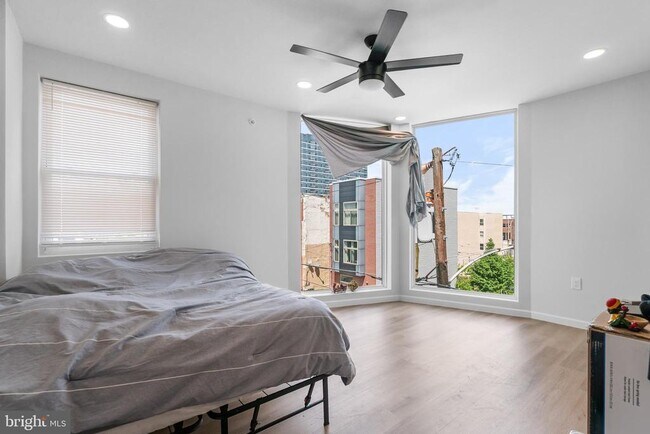 Building Photo - 1242 N 15th St