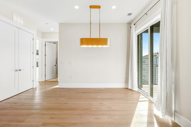 Building Photo - 23651 Havelock Walk Ter