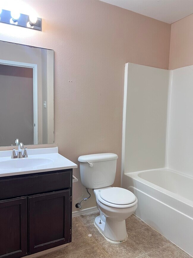 Building Photo - 14119 Fawn Dr