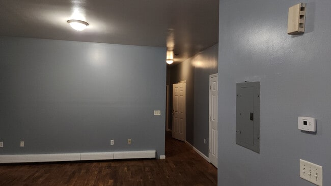 Building Photo - 331 Park St