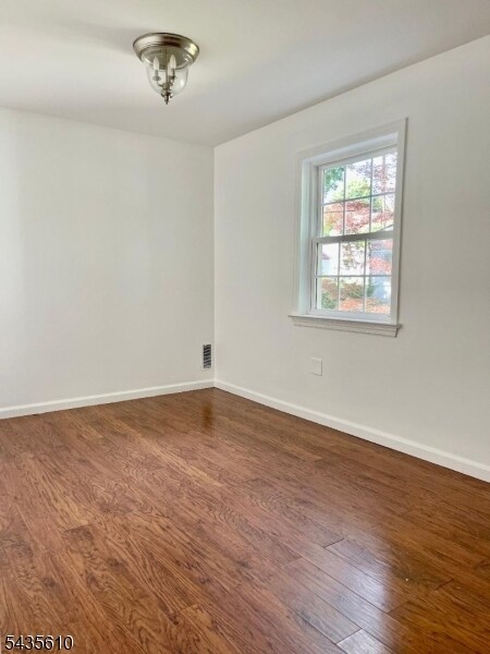 Building Photo - 355 Elm St