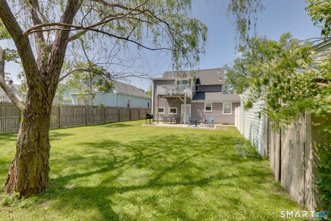 Building Photo - 102 Thomas St