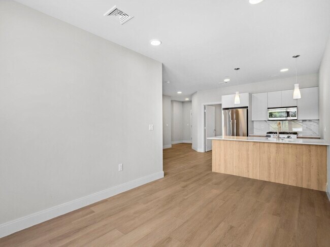 Building Photo - 249 Corey Rd